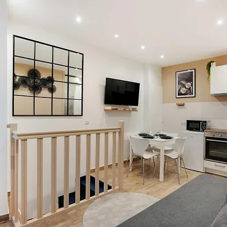 Cosy Duplex - 1br4p - St Fargeau 아파트 *